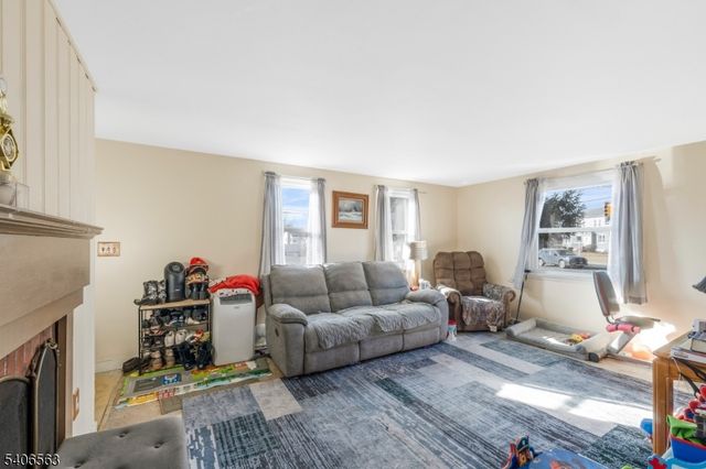 101 Lorraine Ave, Middlesex Boro, NJ 08846