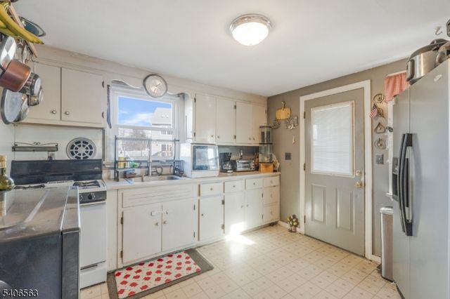 101 Lorraine Ave, Middlesex Boro, NJ 08846