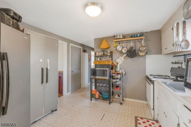 101 Lorraine Ave, Middlesex Boro, NJ 08846