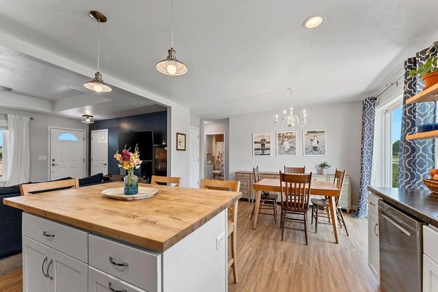 N9182 DYLAN DRIVE, Appleton, WI 54915