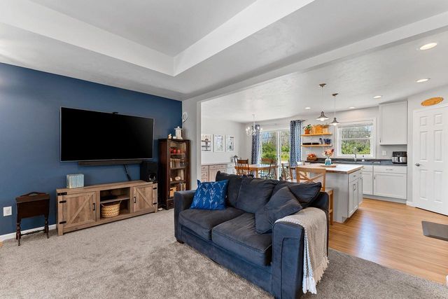 N9182 DYLAN DRIVE, Appleton, WI 54915