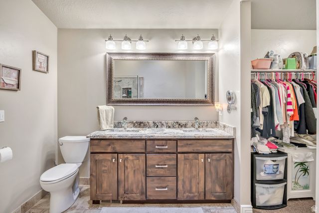 1143 W HOLLOW VIEW WAY, West Jordan, UT 84084