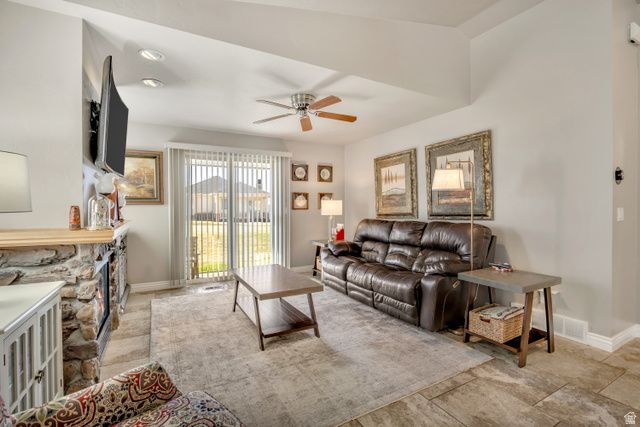 1143 W HOLLOW VIEW WAY, West Jordan, UT 84084