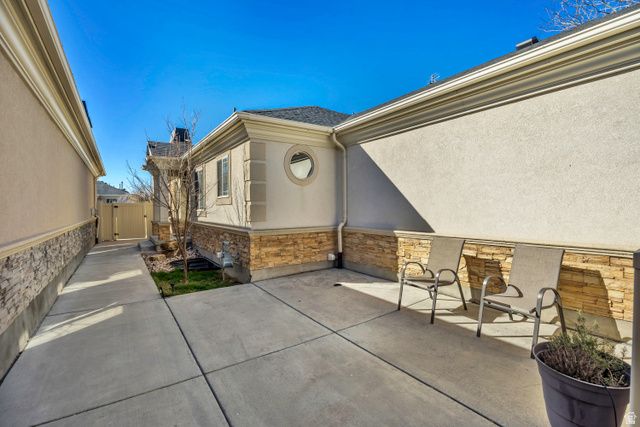 1143 W HOLLOW VIEW WAY, West Jordan, UT 84084