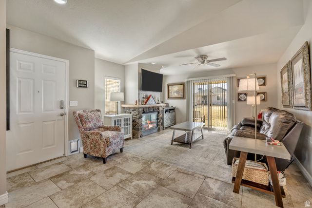 1143 W HOLLOW VIEW WAY, West Jordan, UT 84084