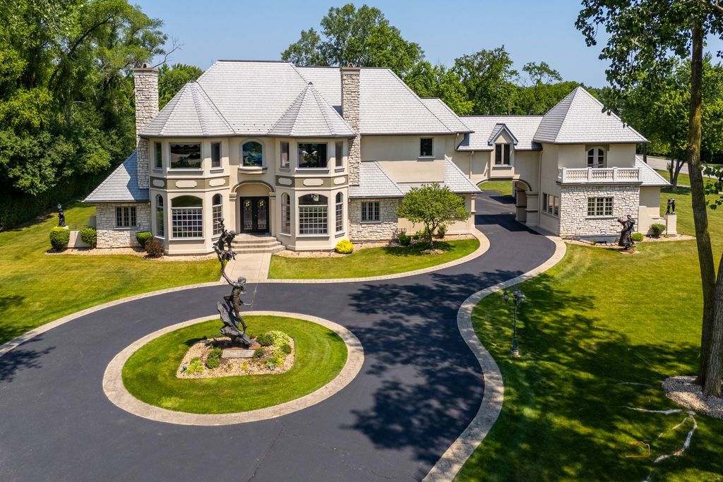 1130 Gavin Court, Lake Forest, IL 60045