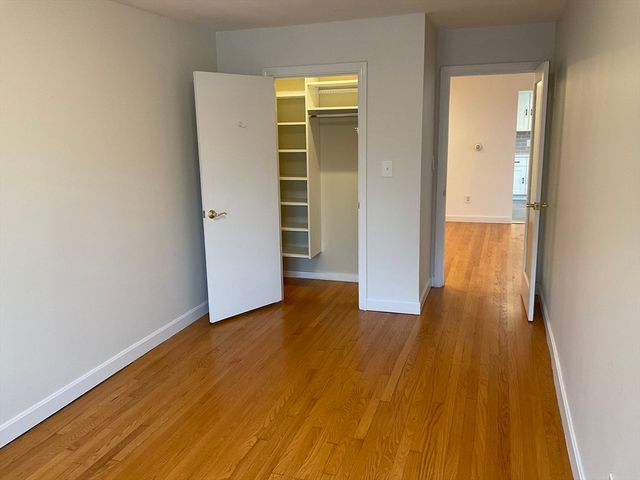 26 Summer 8, Marblehead, MA 01945