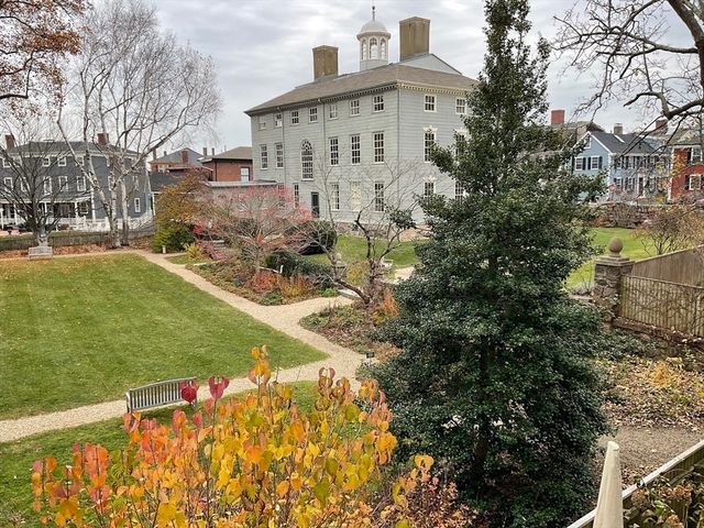 26 Summer 8, Marblehead, MA 01945