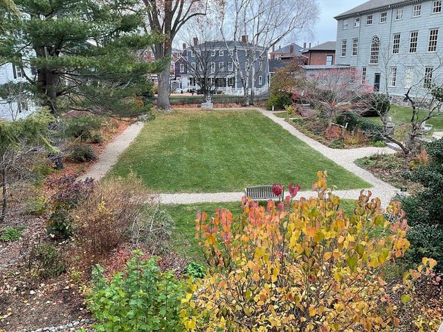 26 Summer 8, Marblehead, MA 01945