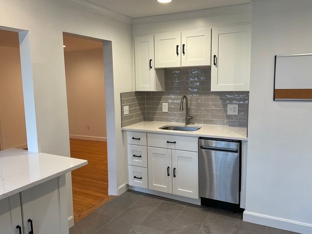 26 Summer 8, Marblehead, MA 01945