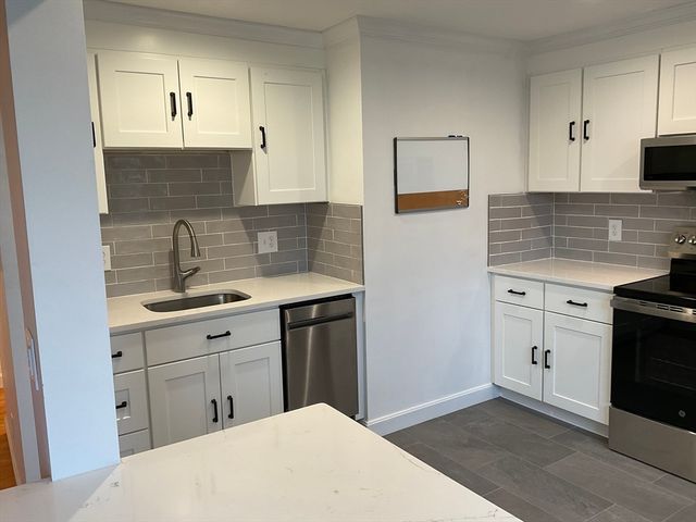 26 Summer 8, Marblehead, MA 01945