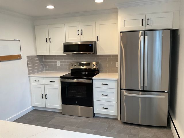 26 Summer 8, Marblehead, MA 01945