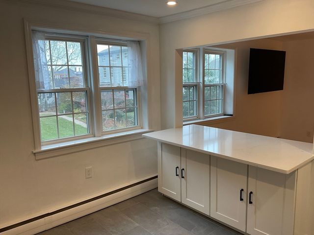 26 Summer 8, Marblehead, MA 01945