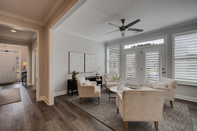 301 Bradford Walk, Woodstock, GA 30188