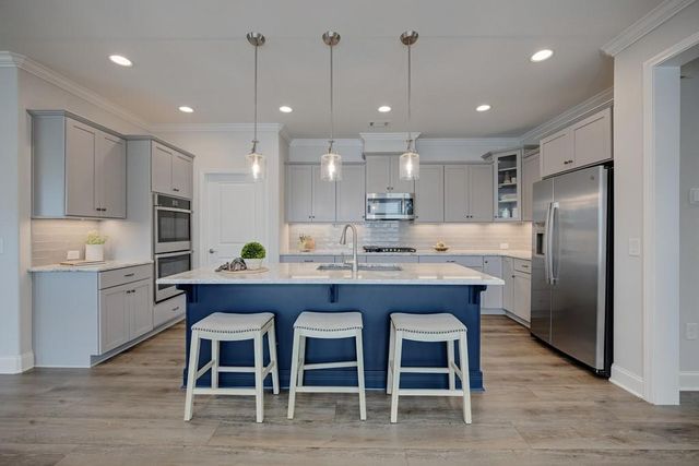 301 Bradford Walk, Woodstock, GA 30188