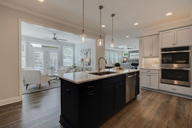 301 Bradford Walk, Woodstock, GA 30188