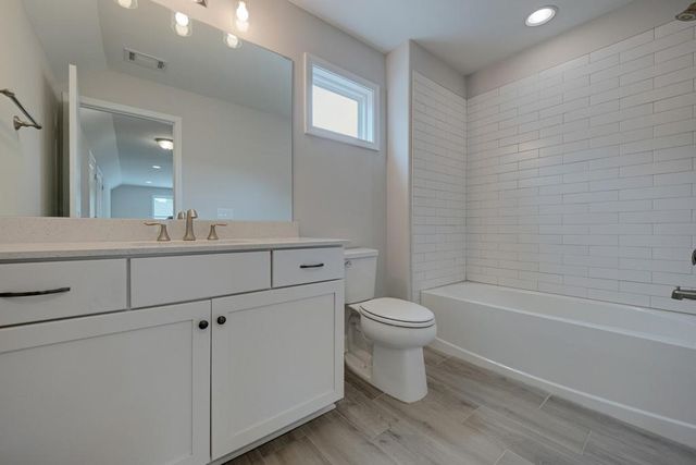 301 Bradford Walk, Woodstock, GA 30188