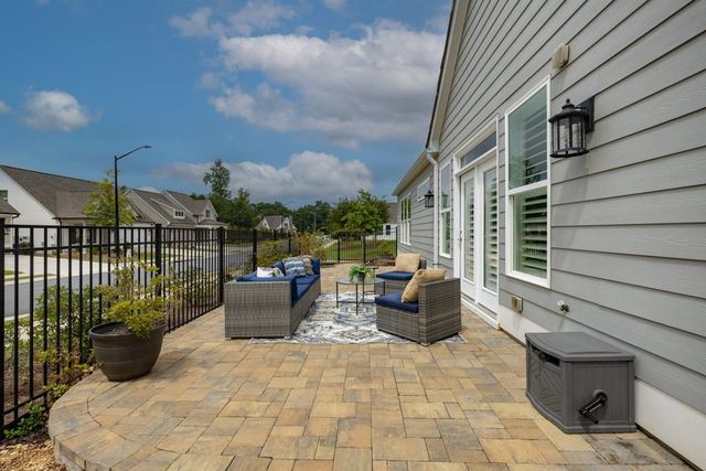 301 Bradford Walk, Woodstock, GA 30188