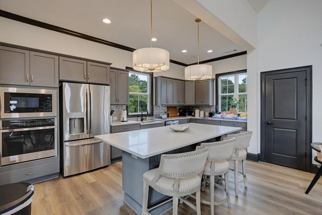 301 Bradford Walk, Woodstock, GA 30188