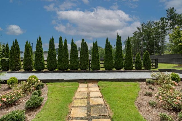 301 Bradford Walk, Woodstock, GA 30188