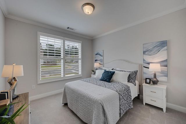 301 Bradford Walk, Woodstock, GA 30188