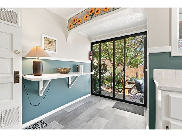 2472 Ne 51ST Ave, Portland, OR 97213