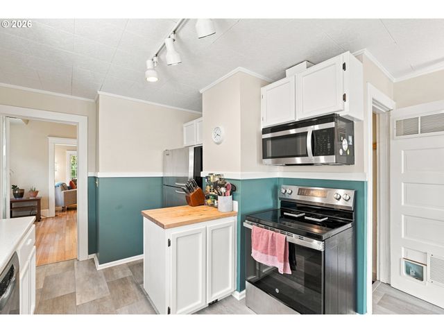 2472 Ne 51ST Ave, Portland, OR 97213