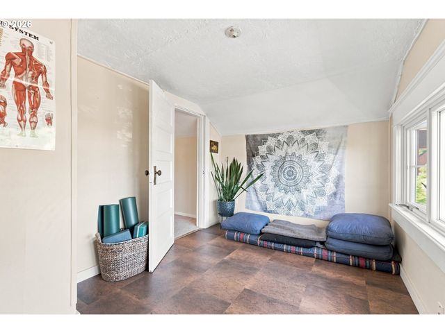 2472 Ne 51ST Ave, Portland, OR 97213