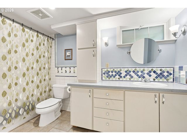 2472 Ne 51ST Ave, Portland, OR 97213