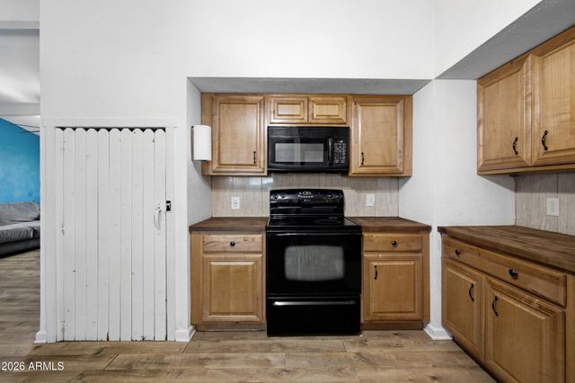 5203 W BANFF Lane, Glendale, AZ 85306