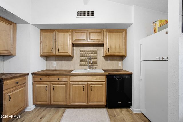 5203 W BANFF Lane, Glendale, AZ 85306