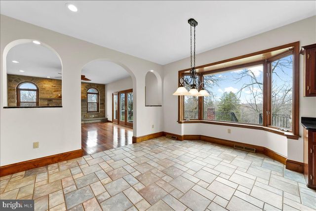 911 THUNDER HILL RD, Lincoln University, PA 19352