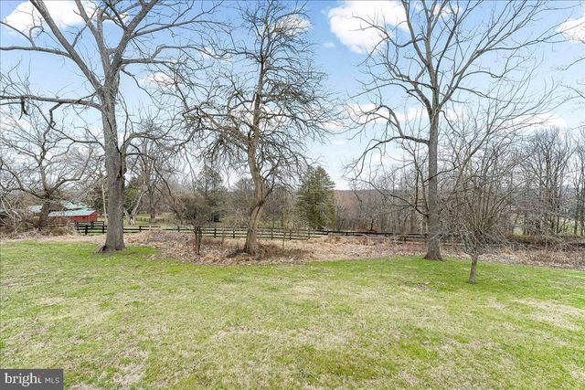 911 THUNDER HILL RD, Lincoln University, PA 19352