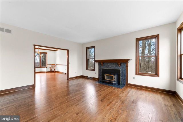 911 THUNDER HILL RD, Lincoln University, PA 19352
