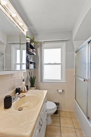 23400 Rensselaer Street, Oak Park, MI 48237