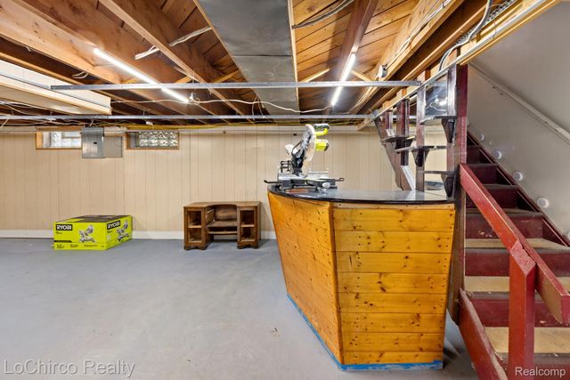 23400 Rensselaer Street, Oak Park, MI 48237