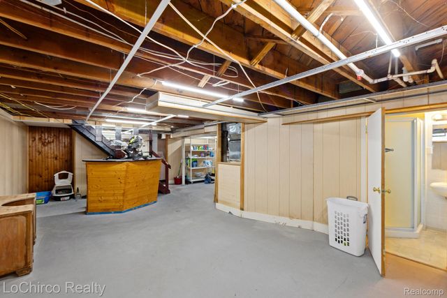 23400 Rensselaer Street, Oak Park, MI 48237