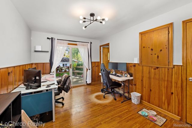 23400 Rensselaer Street, Oak Park, MI 48237
