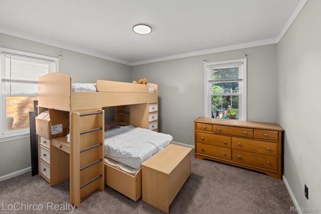 23400 Rensselaer Street, Oak Park, MI 48237