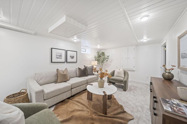 655 Brookside Drive, Columbus, OH 43209