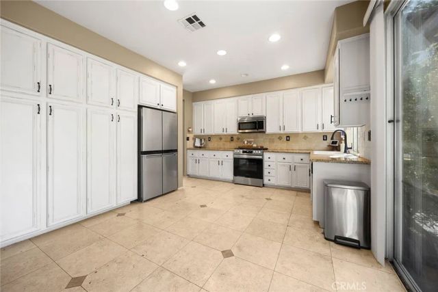 1832 Couples, Corona, CA 92883