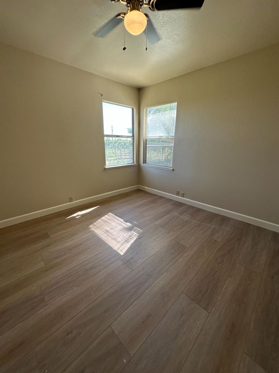 Image 10 of property listing at 3083 E Rose Avenue, Fresno, CA 93725