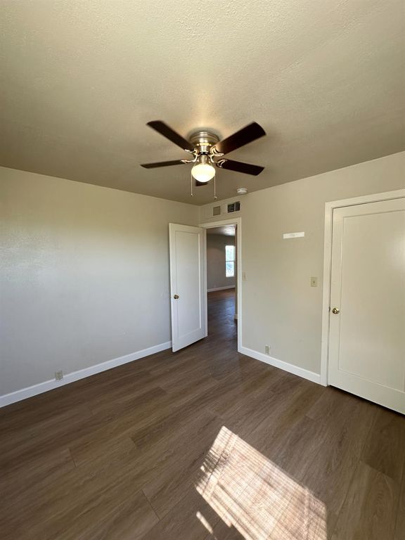 Image 11 of property listing at 3083 E Rose Avenue, Fresno, CA 93725