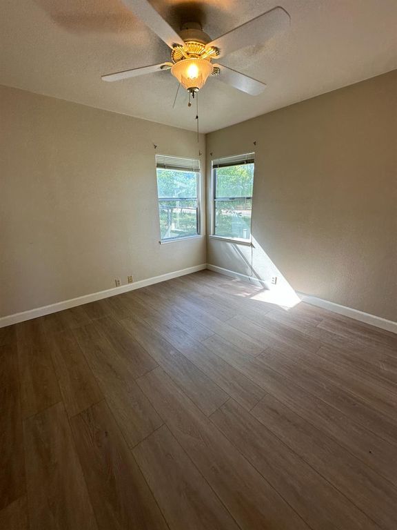 Image 12 of property listing at 3083 E Rose Avenue, Fresno, CA 93725