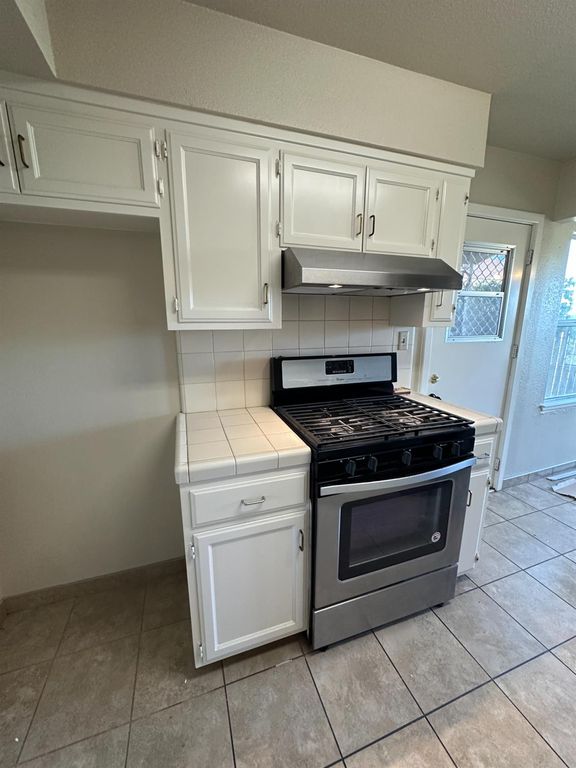 Image 17 of property listing at 3083 E Rose Avenue, Fresno, CA 93725