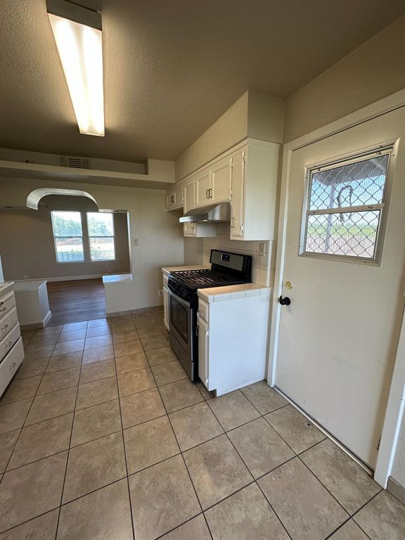 Image 20 of property listing at 3083 E Rose Avenue, Fresno, CA 93725