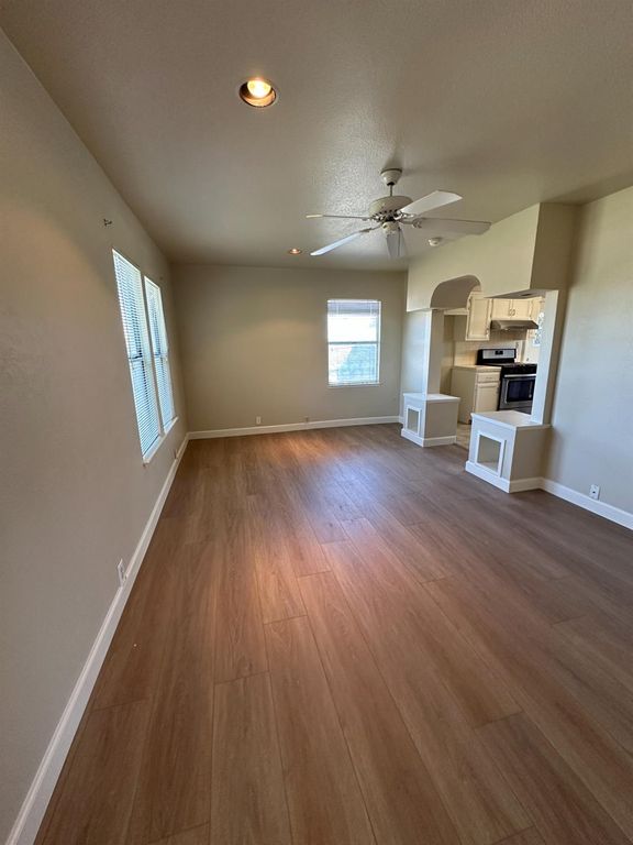 Image 3 of property listing at 3083 E Rose Avenue, Fresno, CA 93725