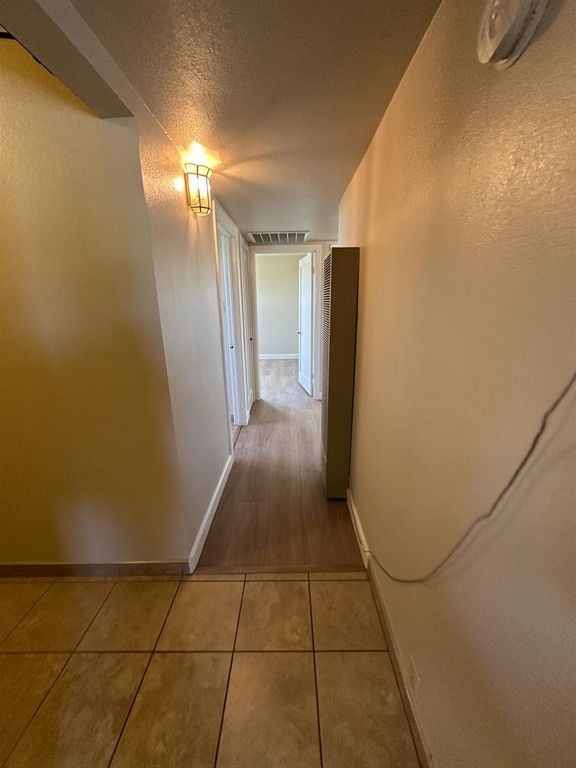 Image 6 of property listing at 3083 E Rose Avenue, Fresno, CA 93725