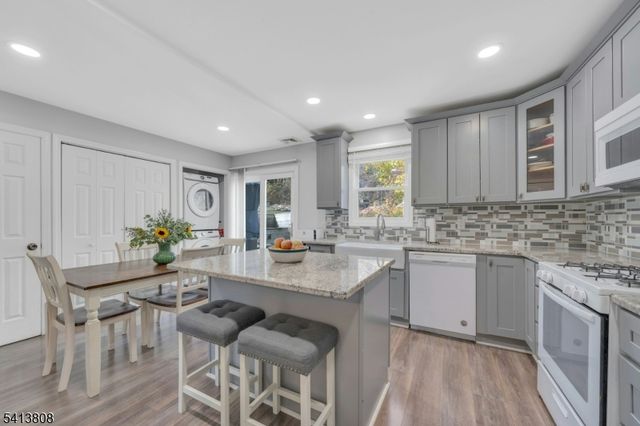 39 Delaware Rd, West Milford Twp., NJ 07421