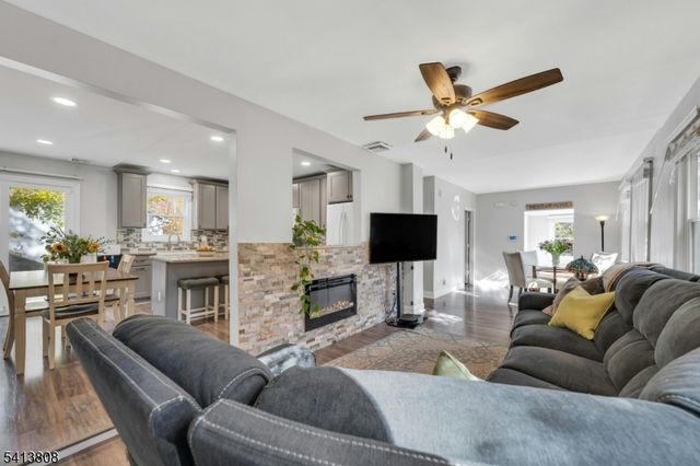 39 Delaware Rd, West Milford Twp., NJ 07421